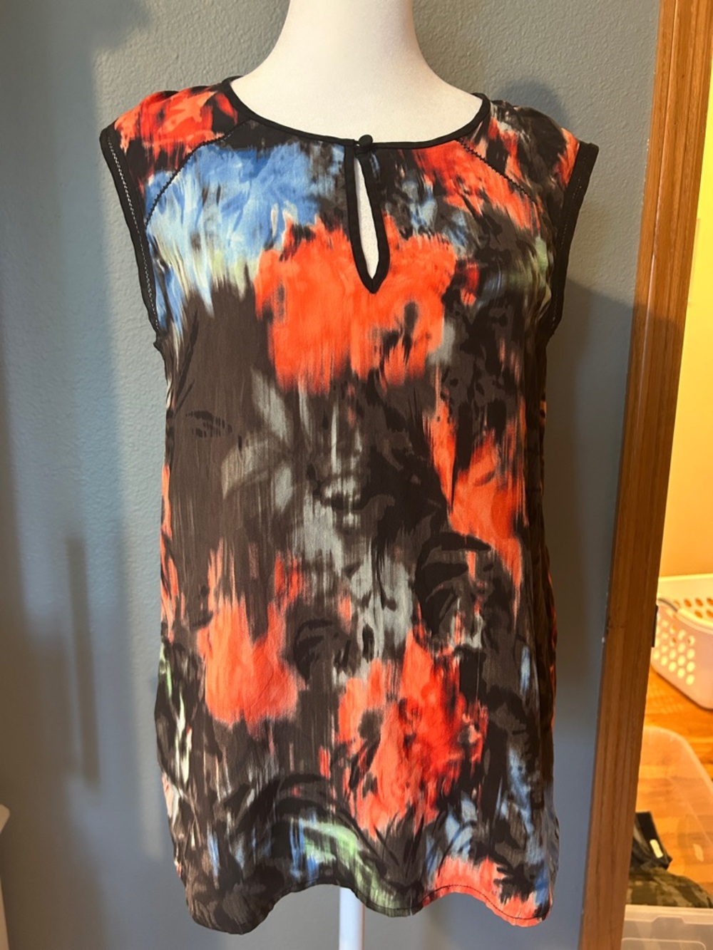 J. Crew Black Sleeveless Abstract Floral Keyhole Top with Red & Blue